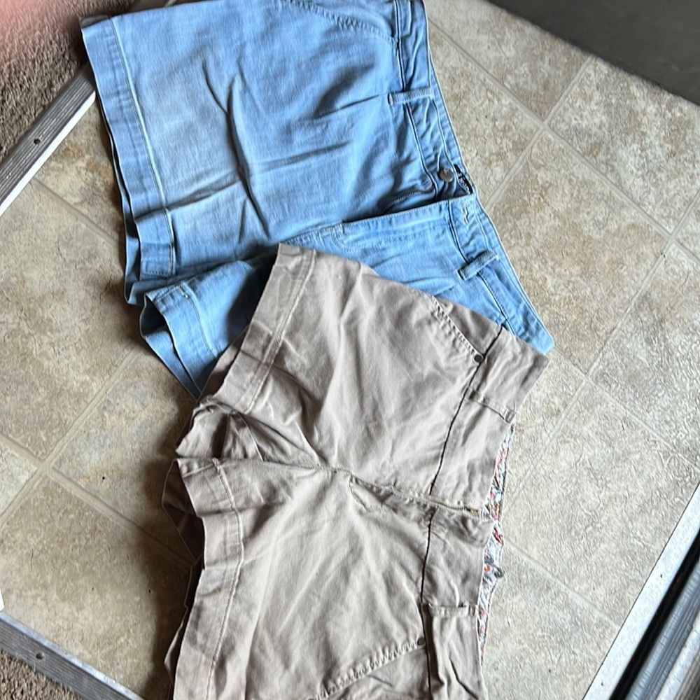 2 pairs of shorts 14 womens used good condition